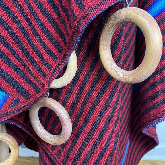 Vtg Handmade Bolivian Wool Poncho Blanket Weight Wood Rings Red Black Striped - Picture 6 of 9